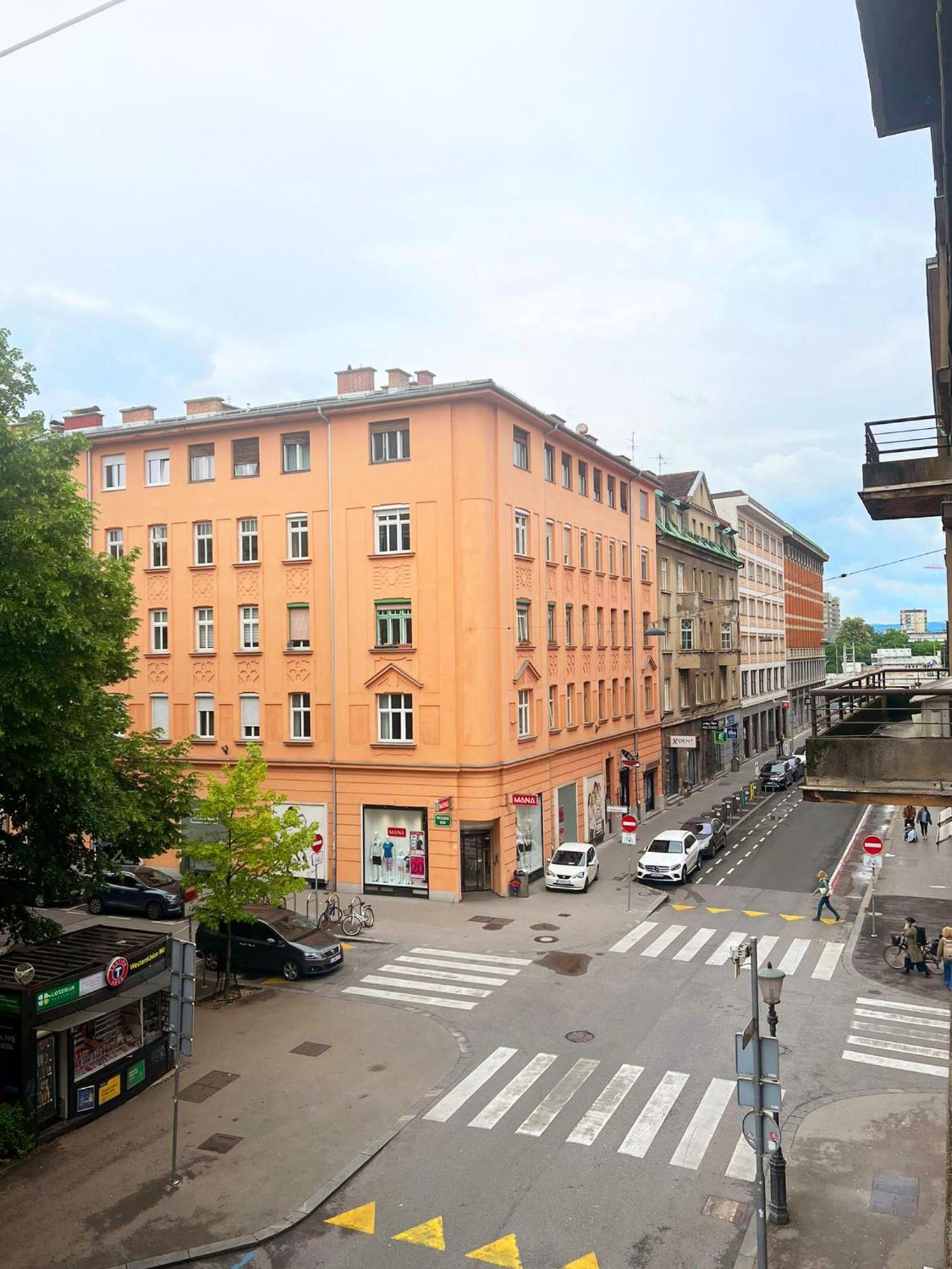 Miklosiceva Hostel