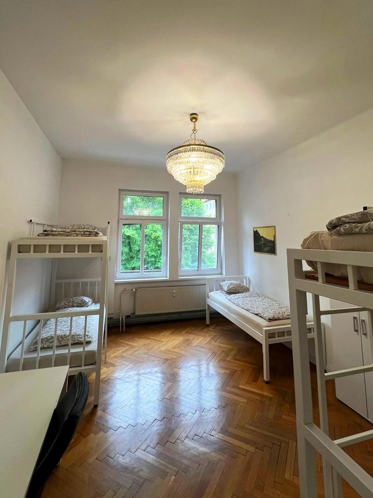 Miklosiceva Hostel *
