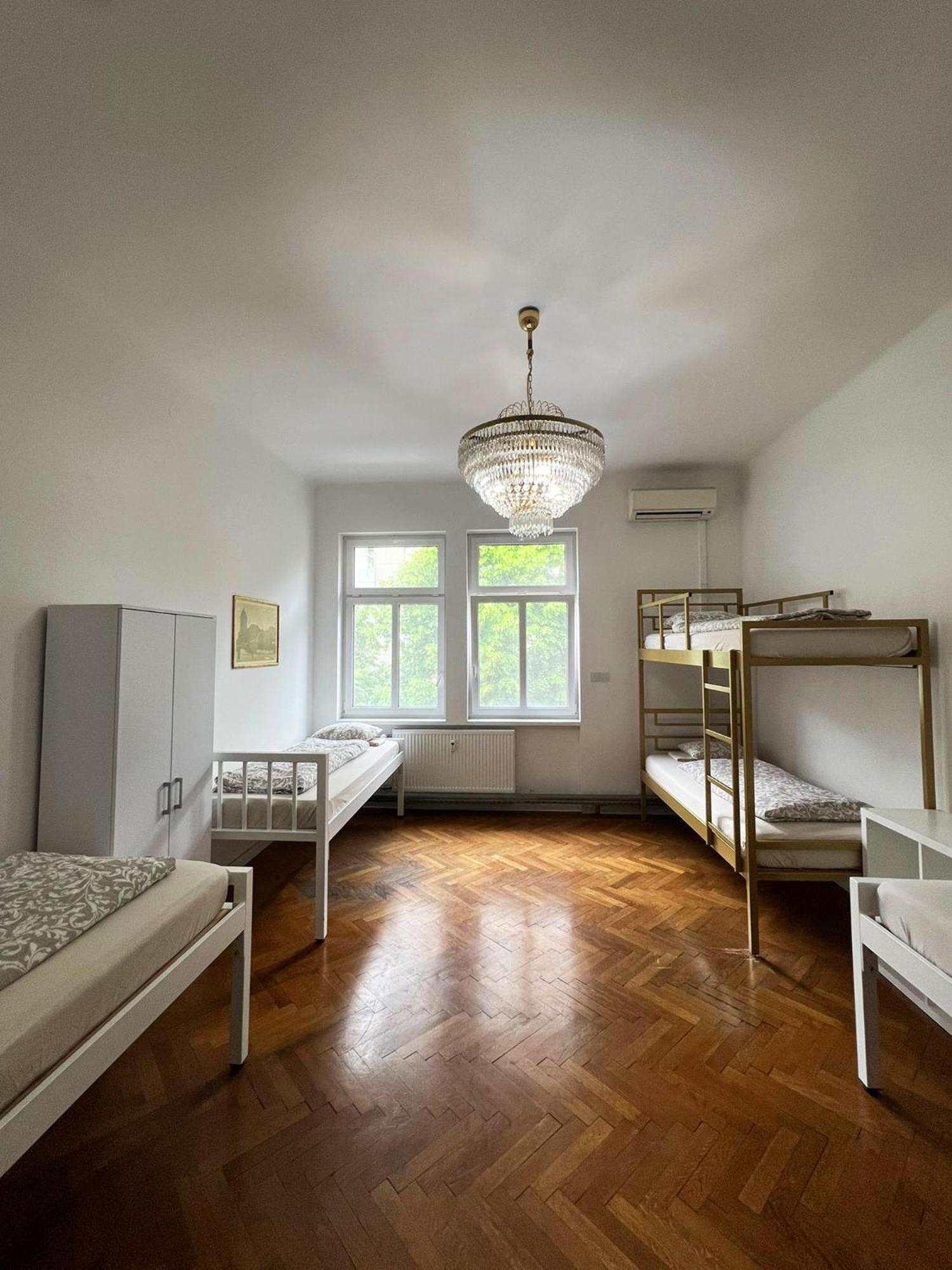 Miklosiceva Hostel *