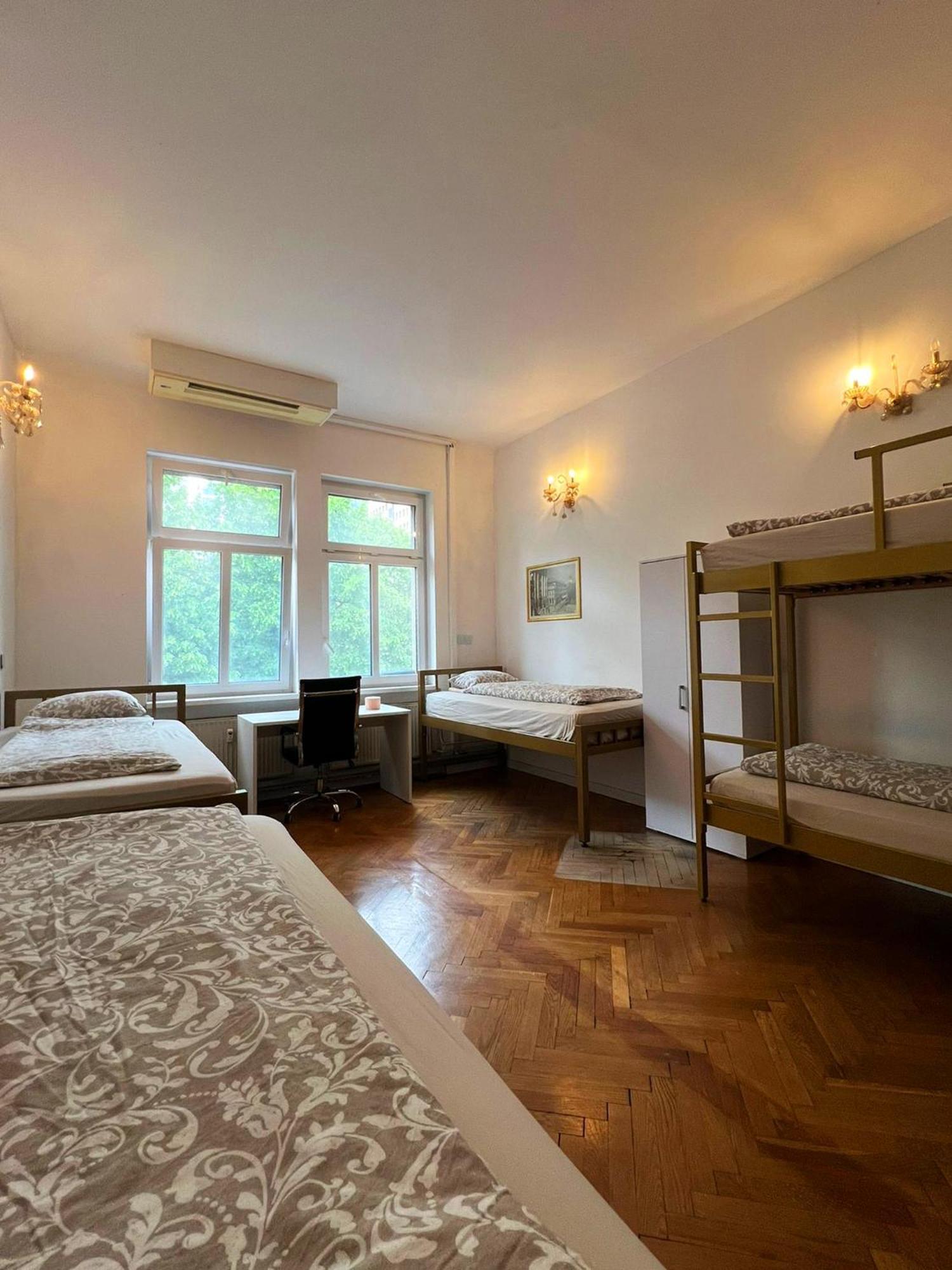 Miklosiceva Hostel *